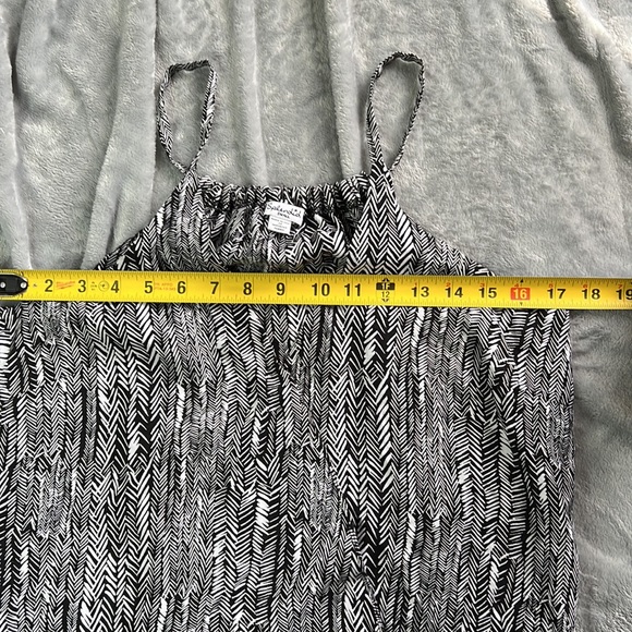 🎯NWOT Splendid Etched Arrow Print Jumpsuit Size Small - Picture 10 of 10